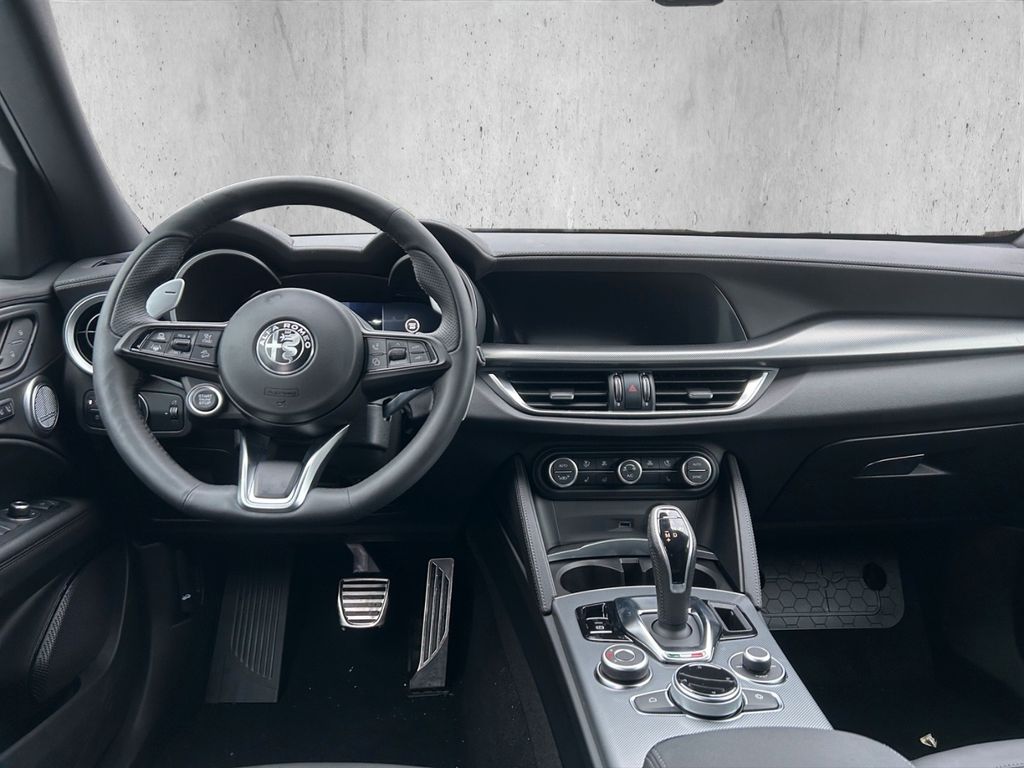 Alfa Romeo Stelvio 2025