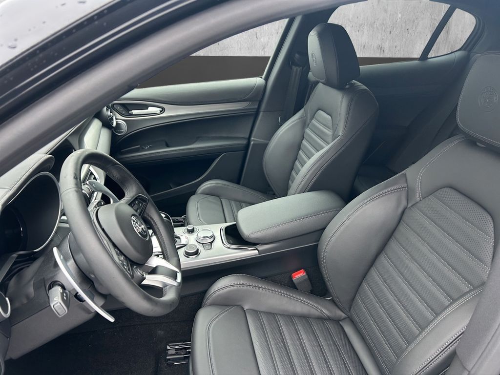 Alfa Romeo Stelvio 2025