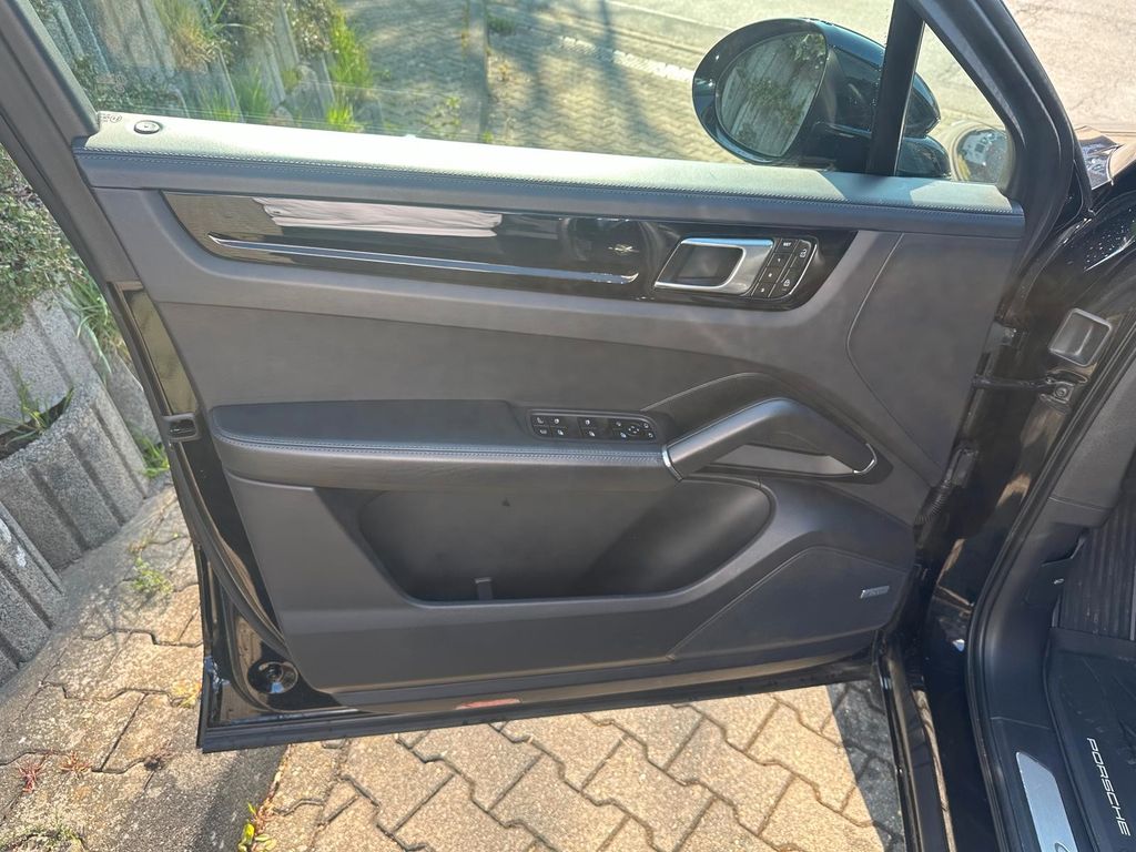 Porsche Cayenne 2020