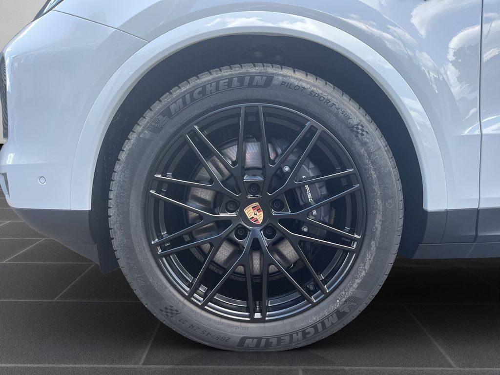 Porsche Cayenne 2025