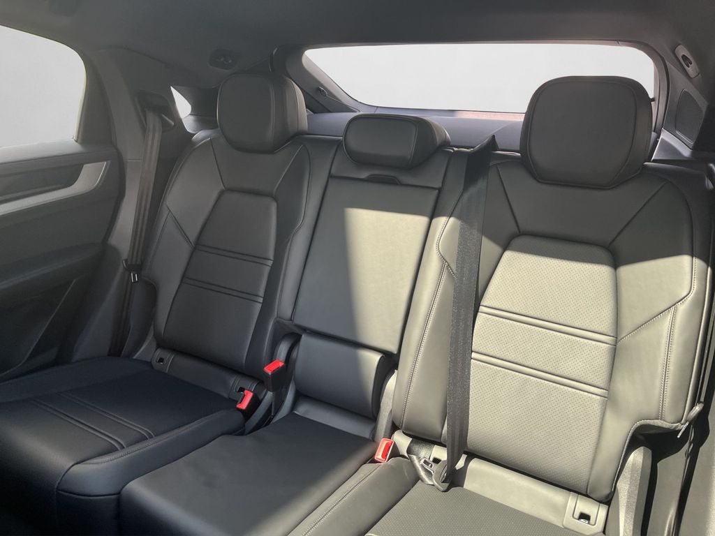 Porsche Cayenne 2025