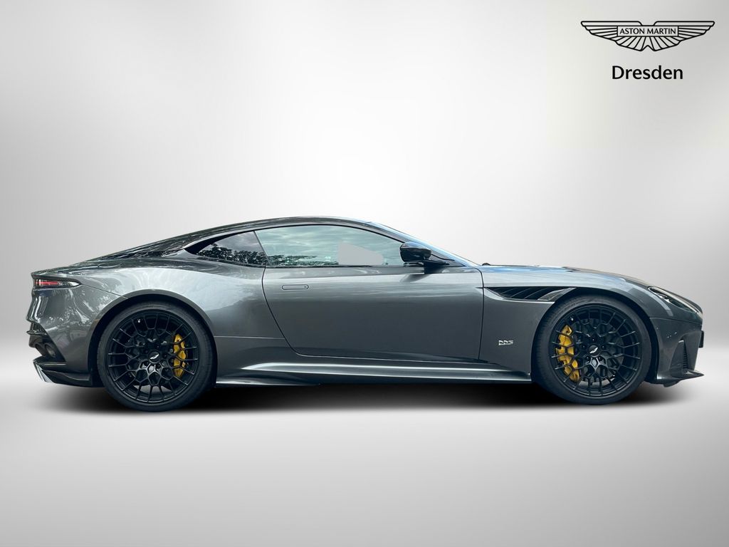 Aston Martin DBS 2024
