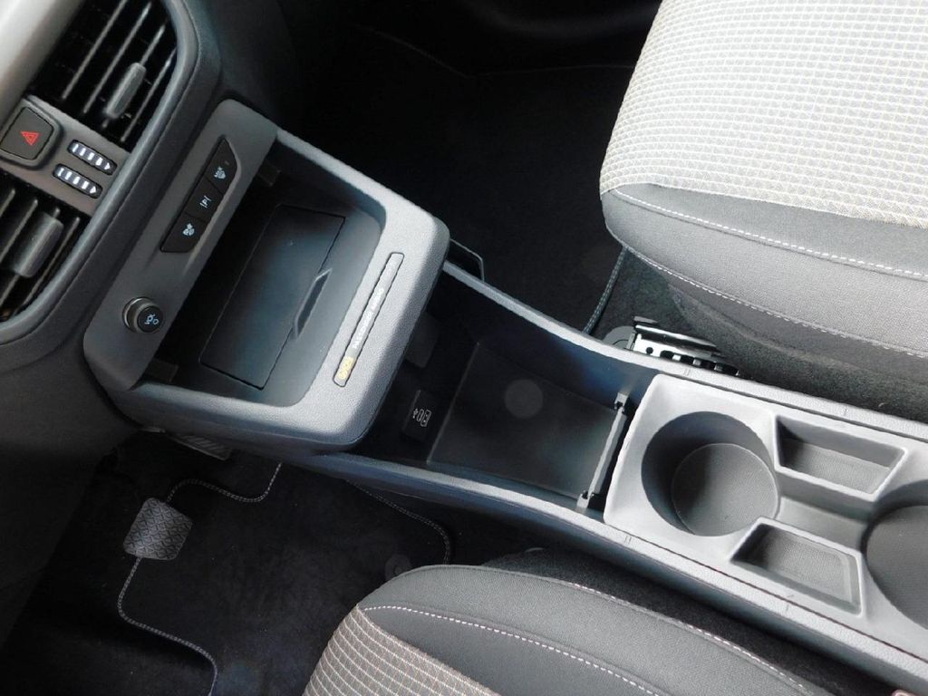 Ford Tourneo Courier 2025