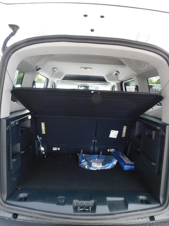 Ford Tourneo Courier 2025