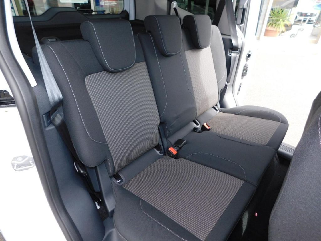 Ford Tourneo Courier 2025