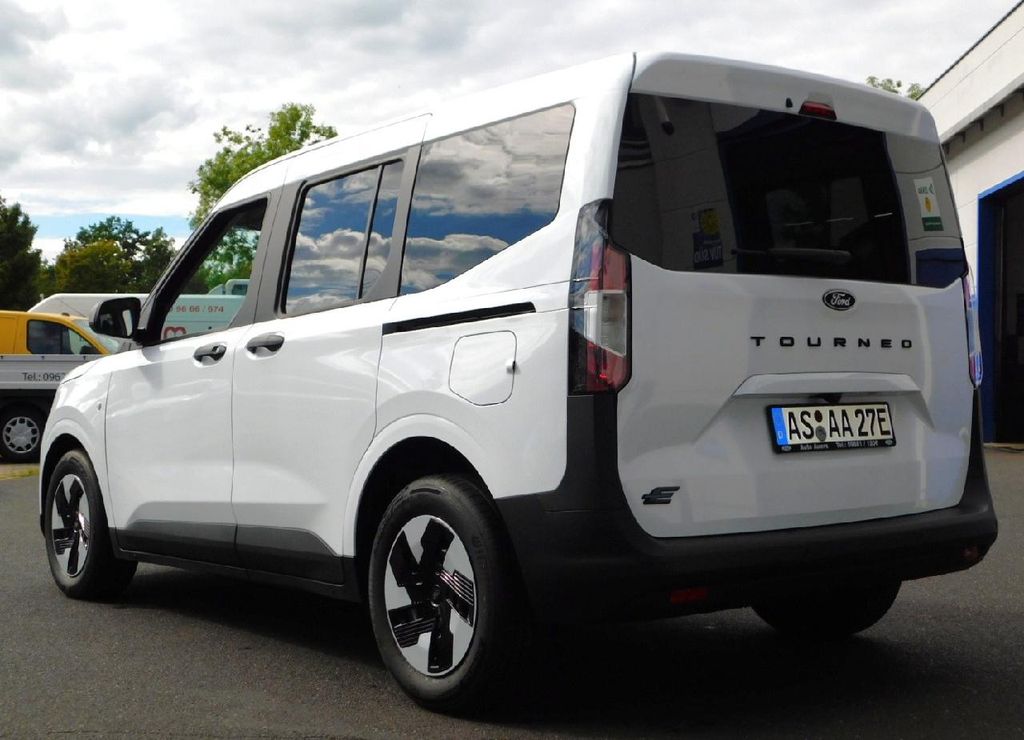 Ford Tourneo Courier 2025