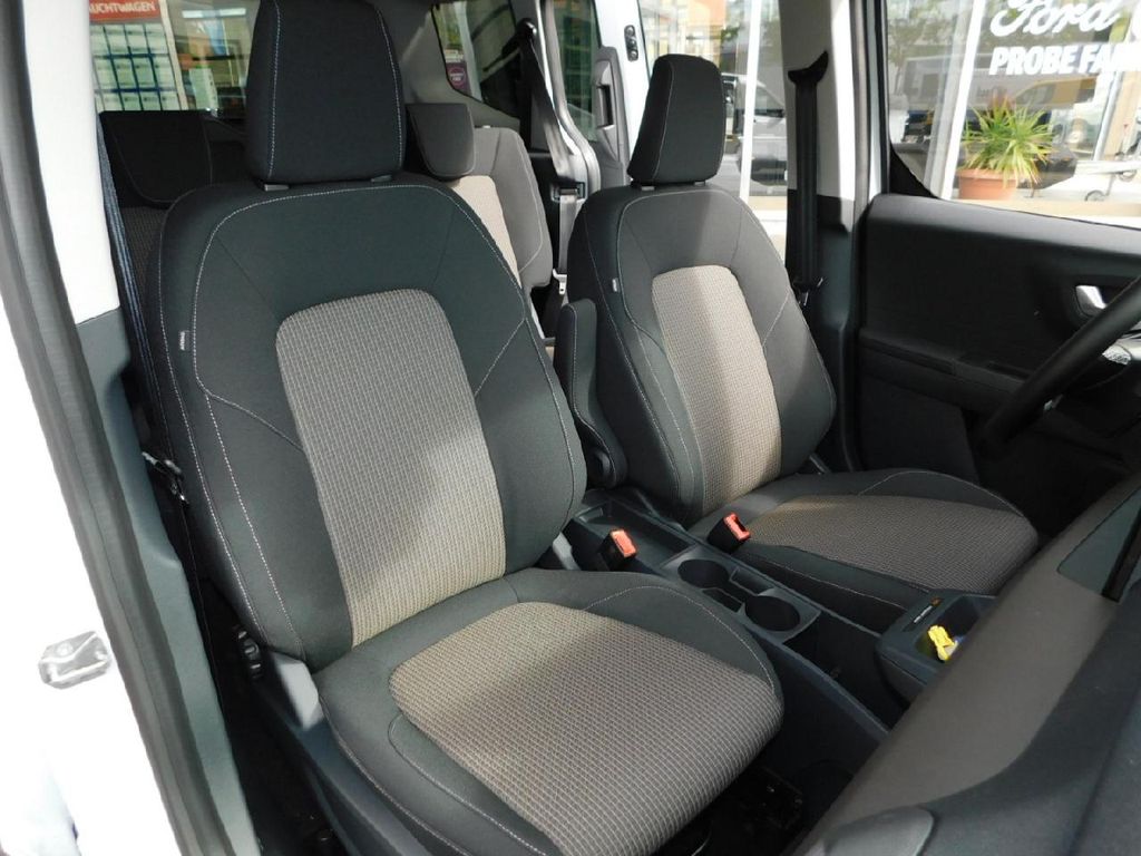 Ford Tourneo Courier 2025