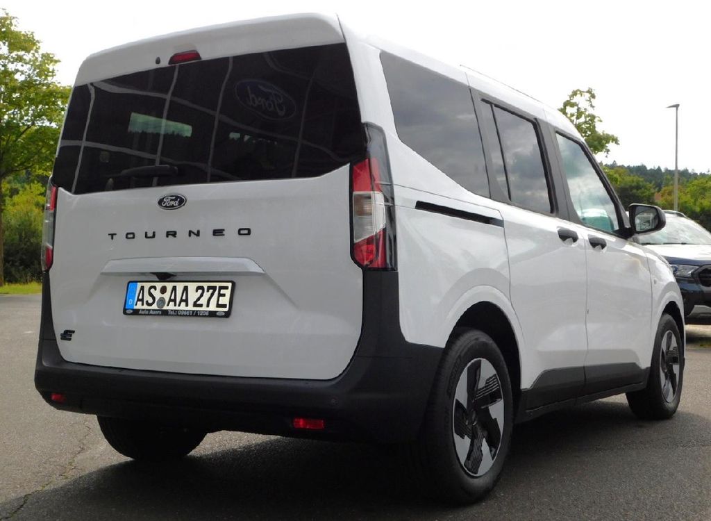 Ford Tourneo Courier 2025