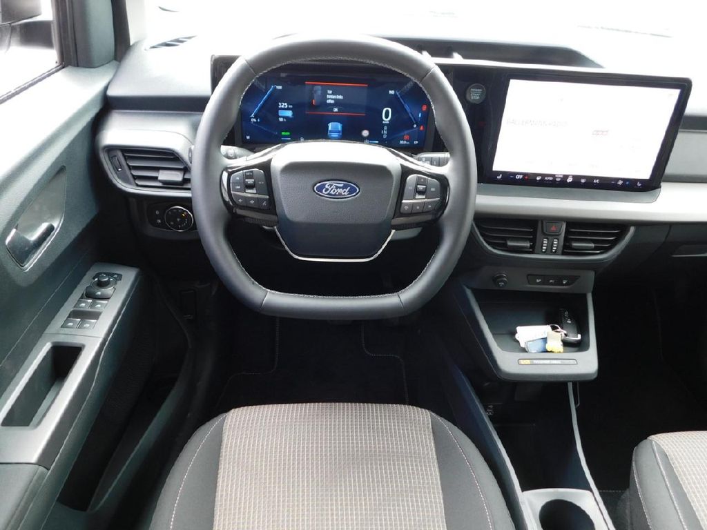 Ford Tourneo Courier 2025