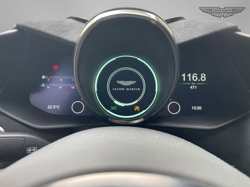 Aston Martin DBS 2024