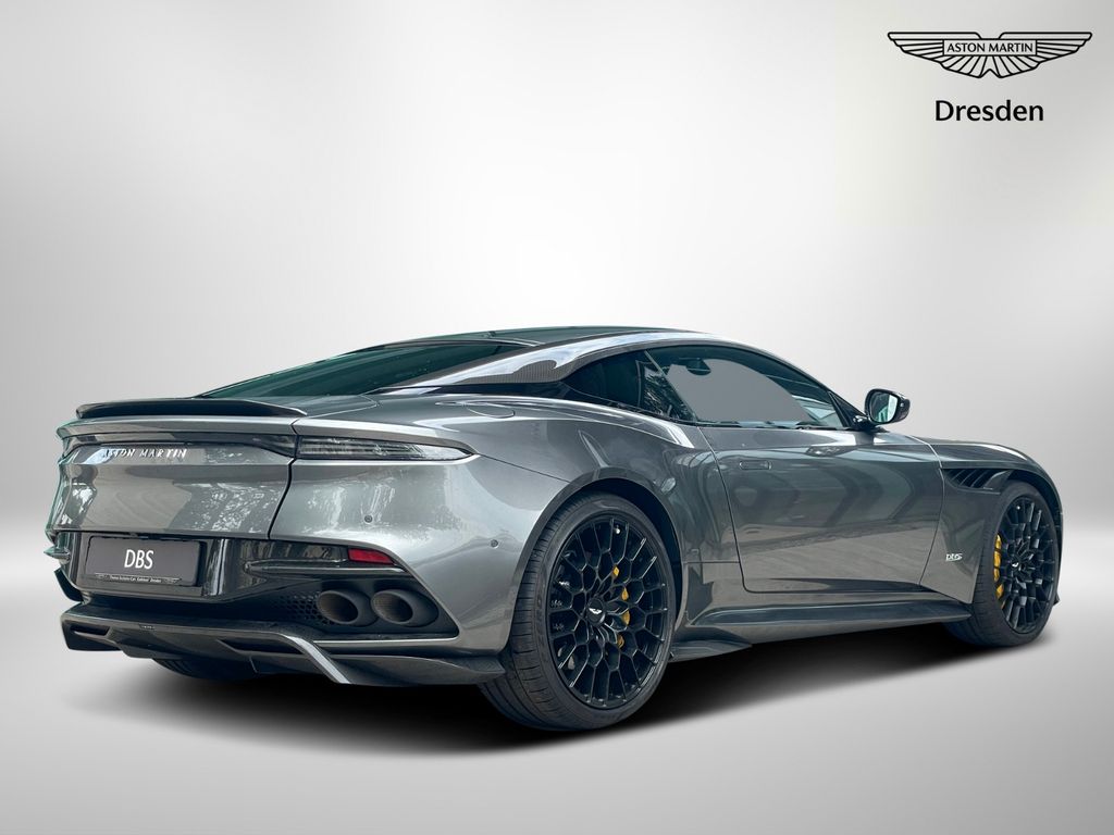 Aston Martin DBS 2024