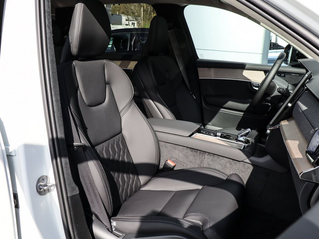 Volvo XC90 2025