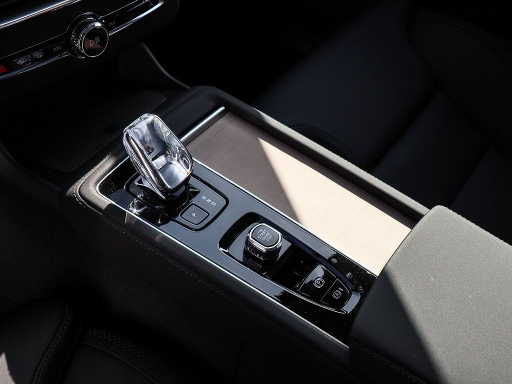 Volvo XC90 2025