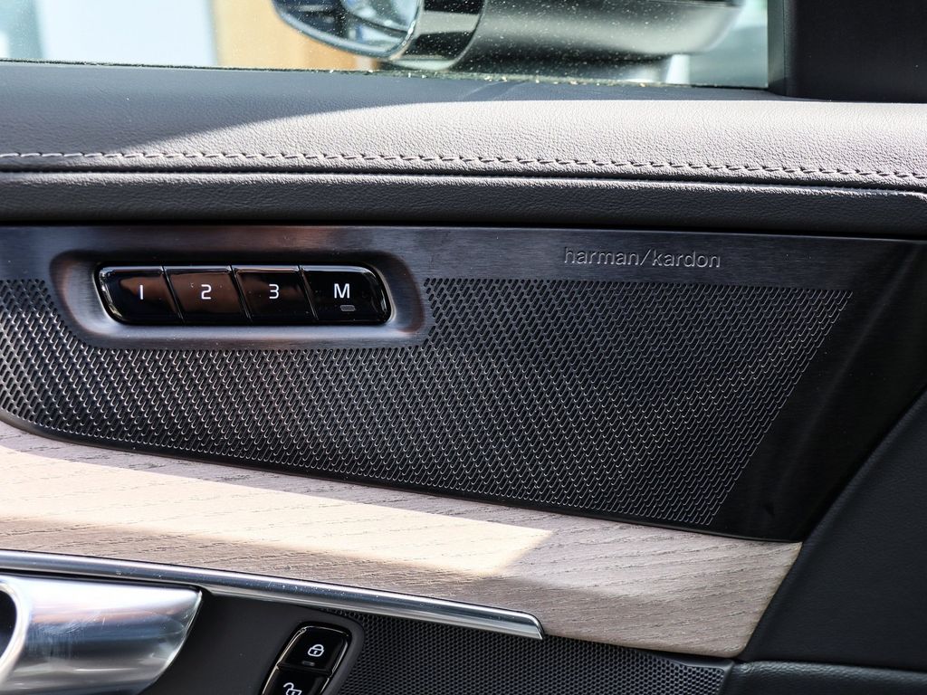 Volvo XC90 2025