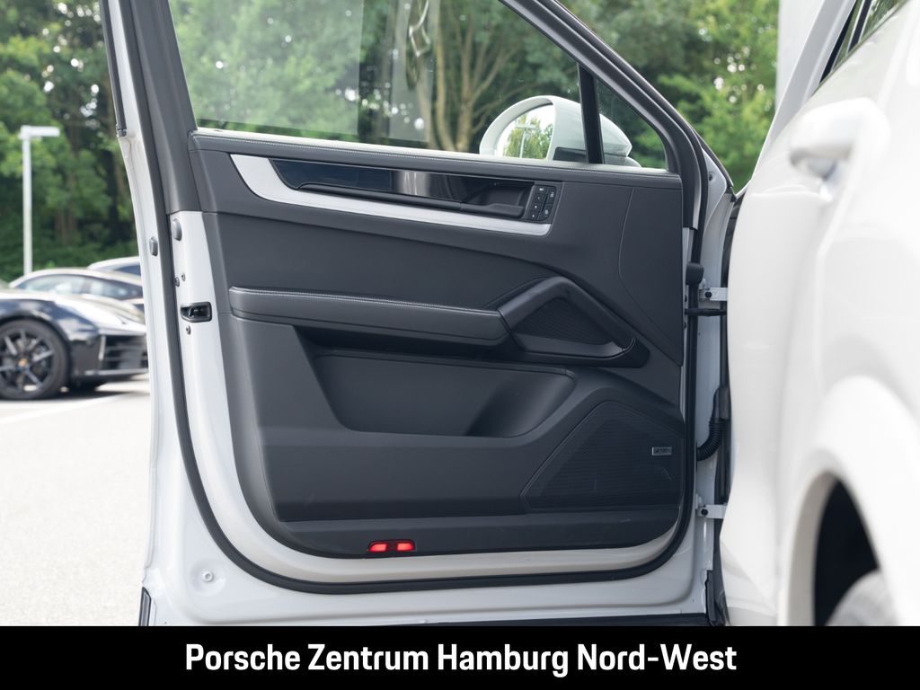 Porsche Cayenne 2025