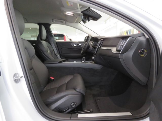 Volvo V60 2024