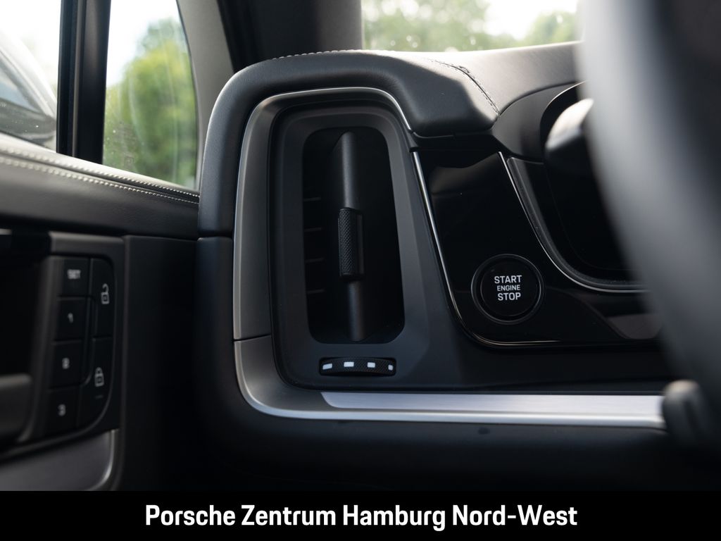 Porsche Cayenne 2025