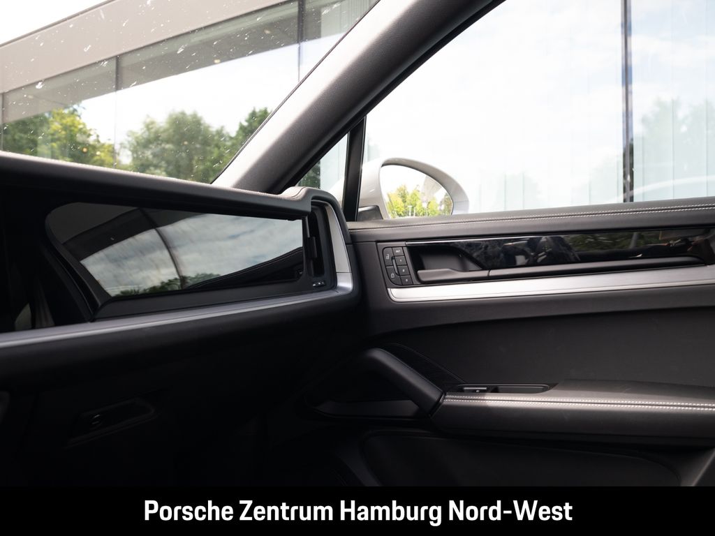 Porsche Cayenne 2025