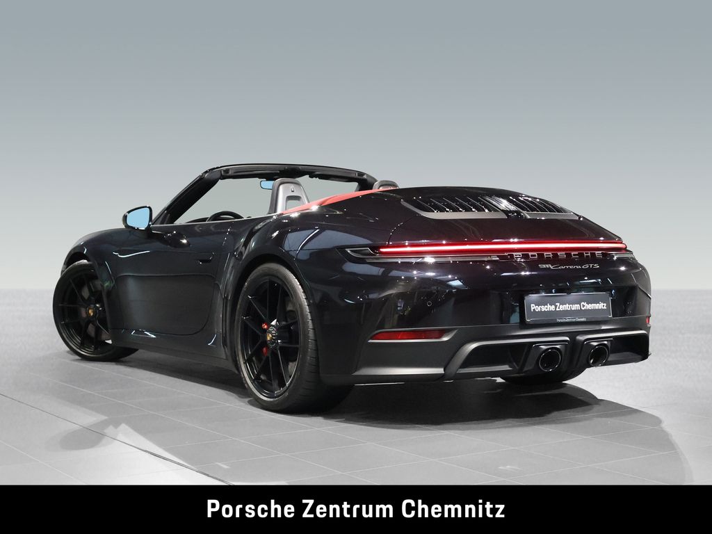 Porsche 992 2025