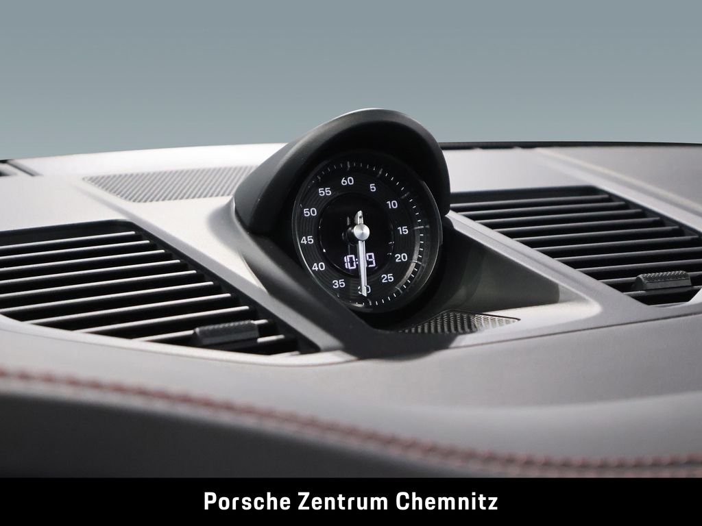 Porsche 992 2025