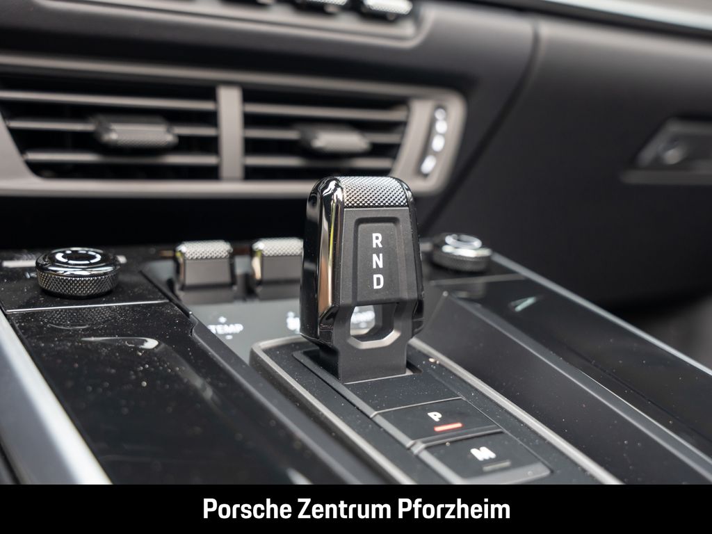 Porsche 992 2025
