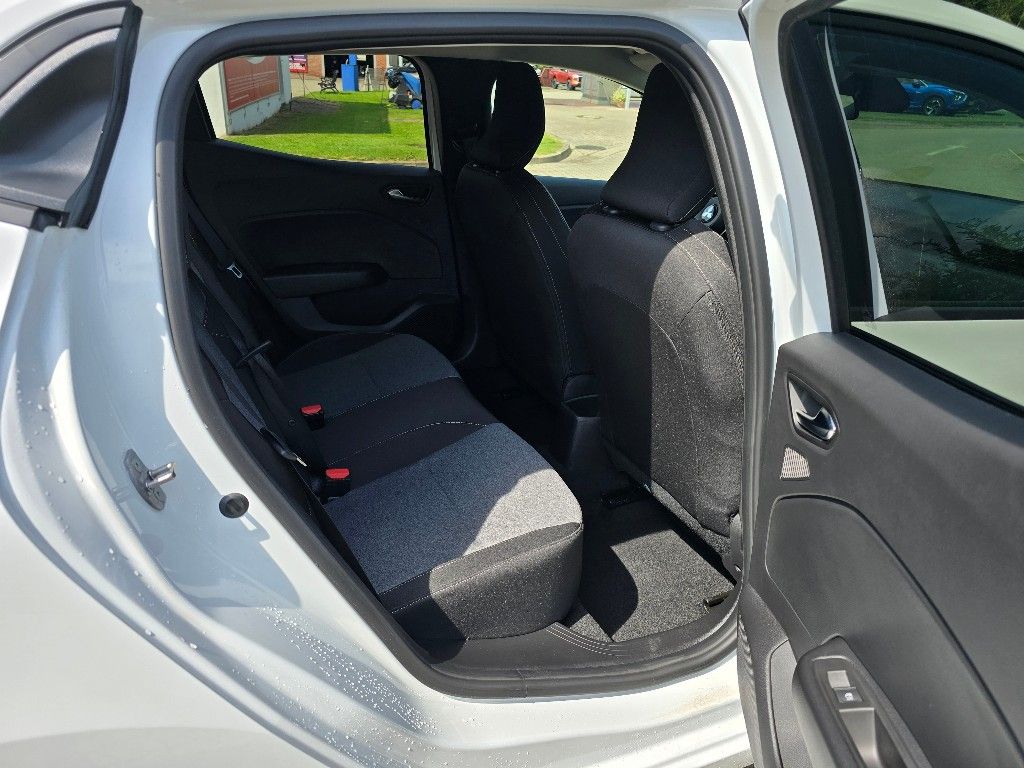 Mitsubishi Colt 2025