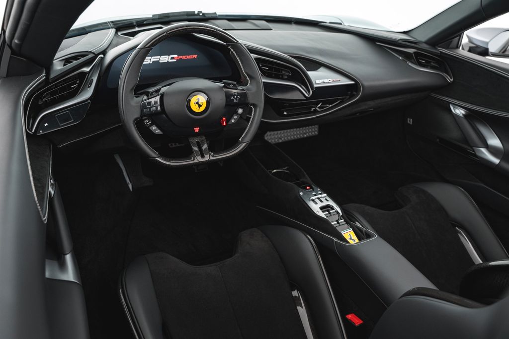 Ferrari SF90 2024