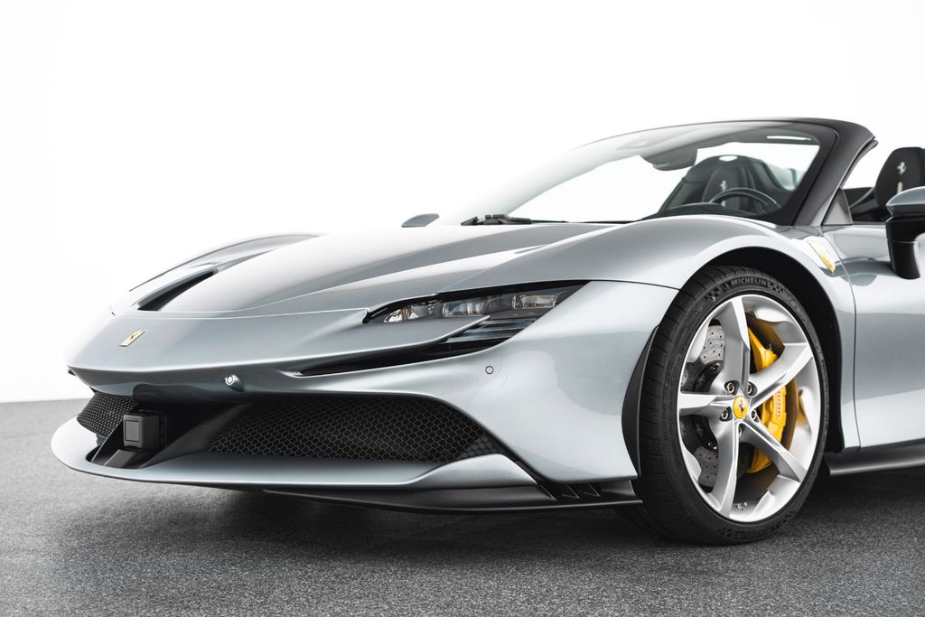 Ferrari SF90 2024