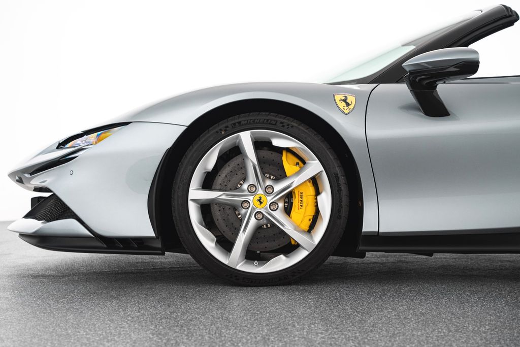 Ferrari SF90 2024