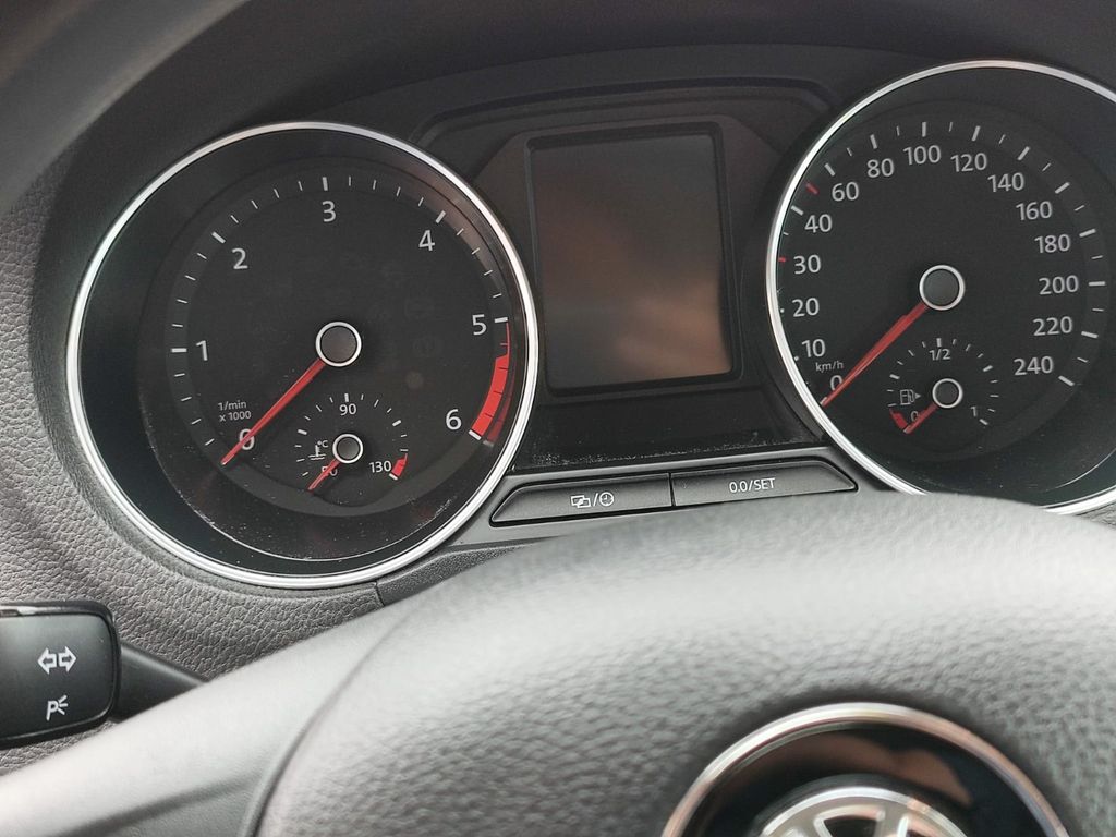 Volkswagen Polo 2015