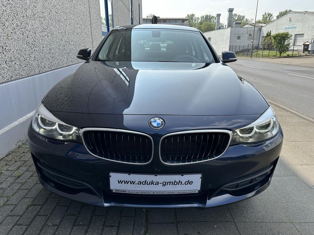 BMW 318 2019