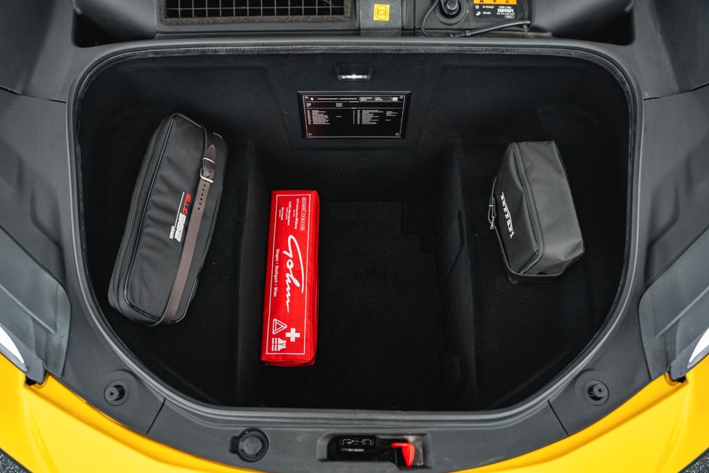 Ferrari 296 GTB 2023