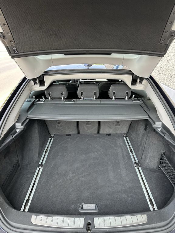 BMW 318 2019