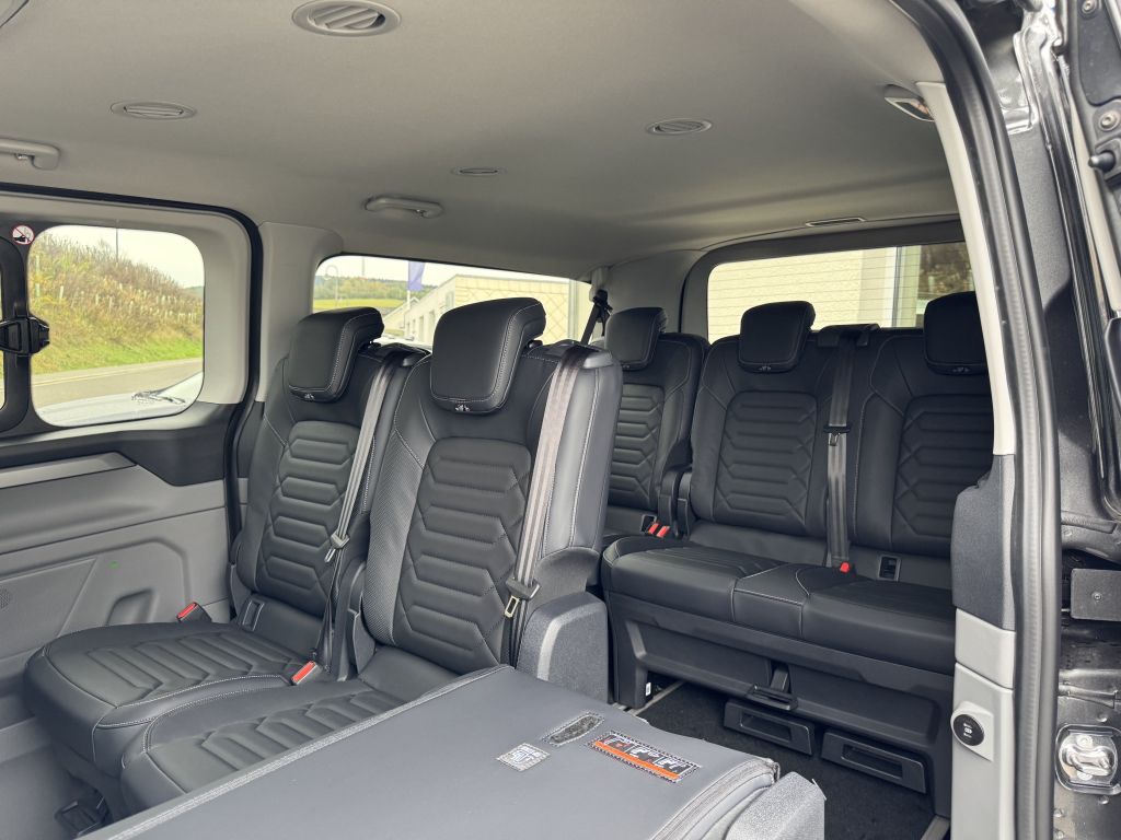 Ford Tourneo Custom 2025