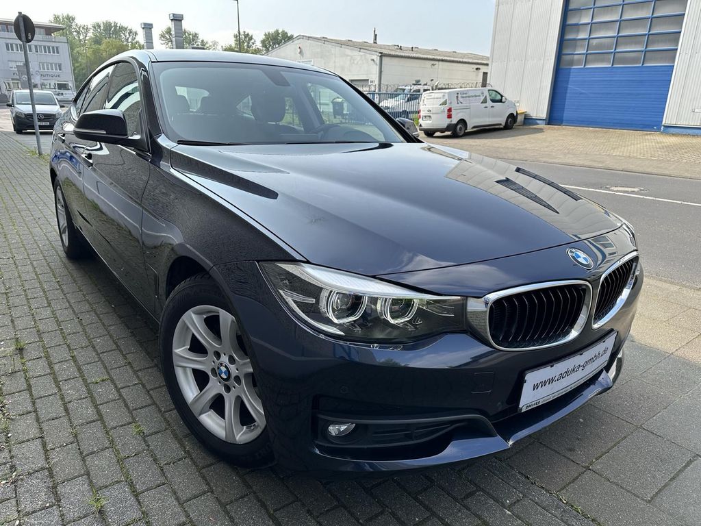 BMW 318 2019