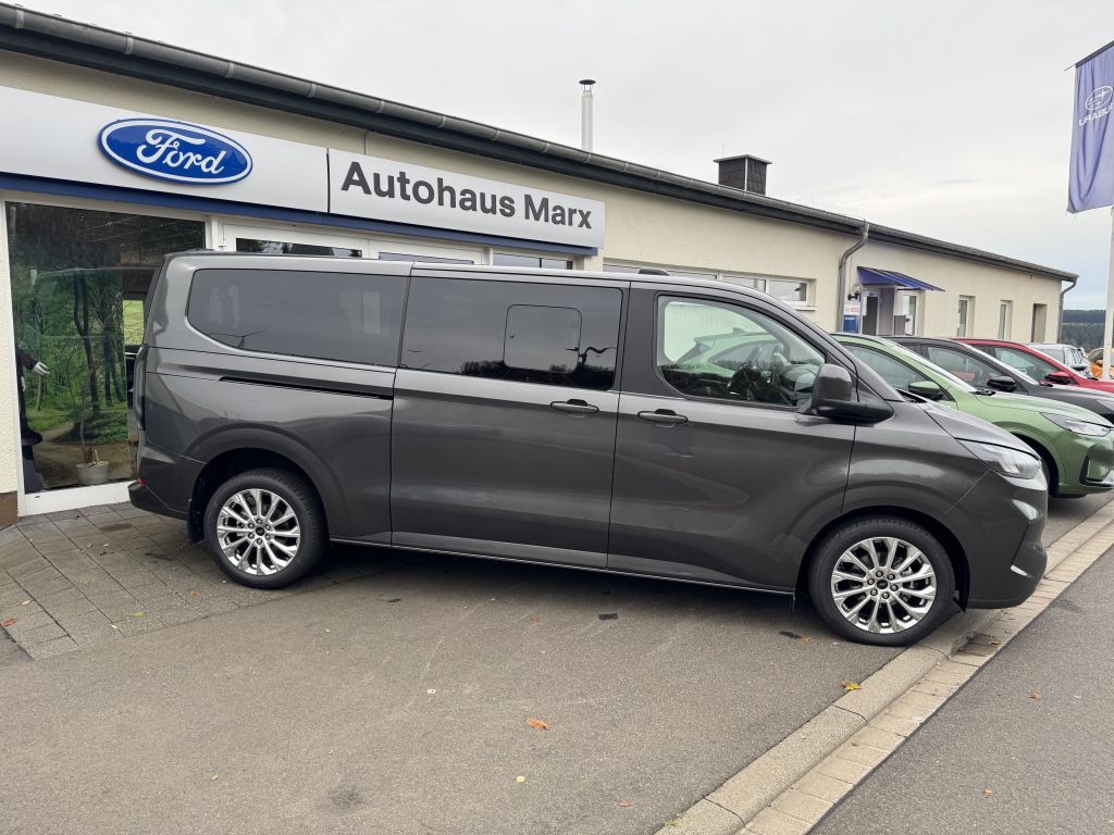 Ford Tourneo Custom 2025
