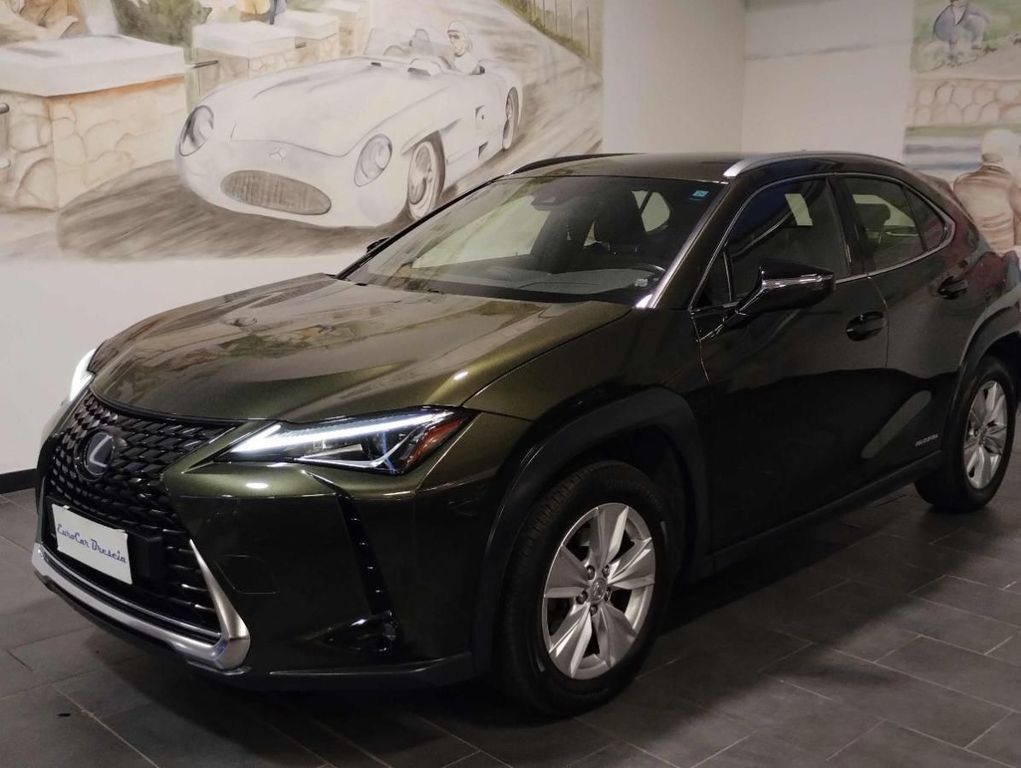 Lexus UX 2021