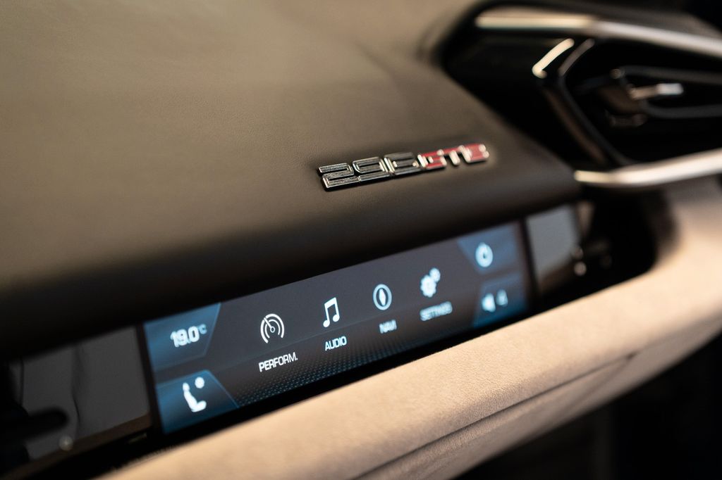 Ferrari 296 GTB 2024