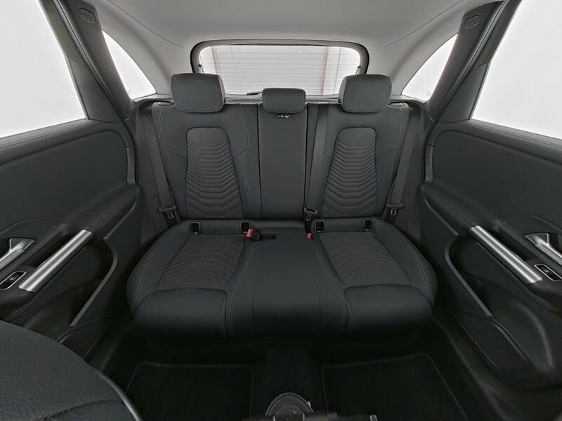 Mercedes-Benz B 180 2024