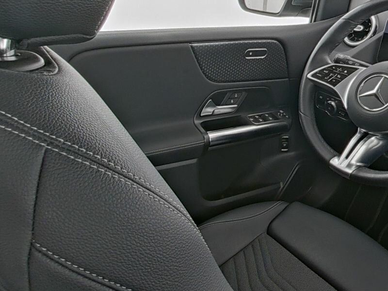 Mercedes-Benz B 180 2024