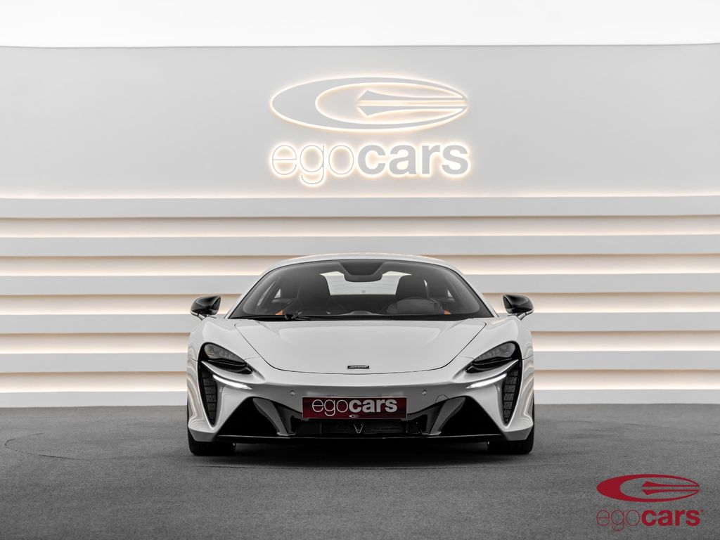 McLaren Artura 2025