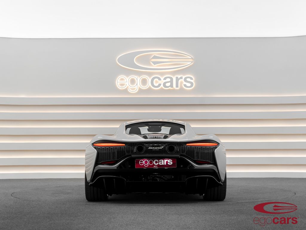 McLaren Artura 2025