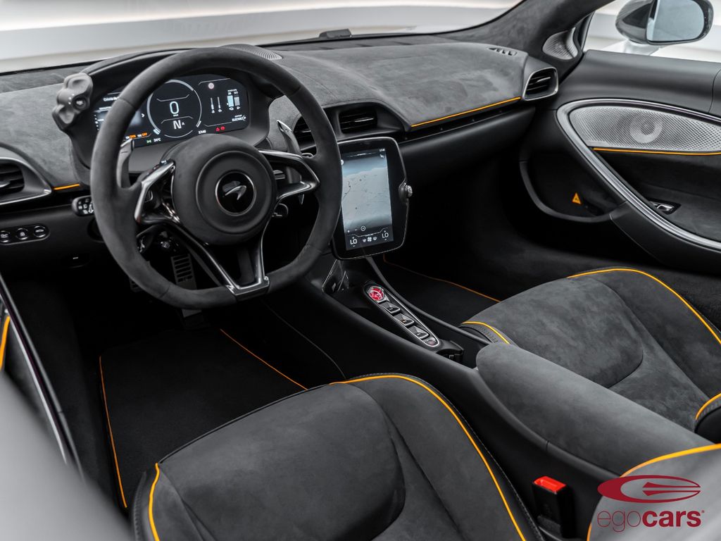 McLaren Artura 2025