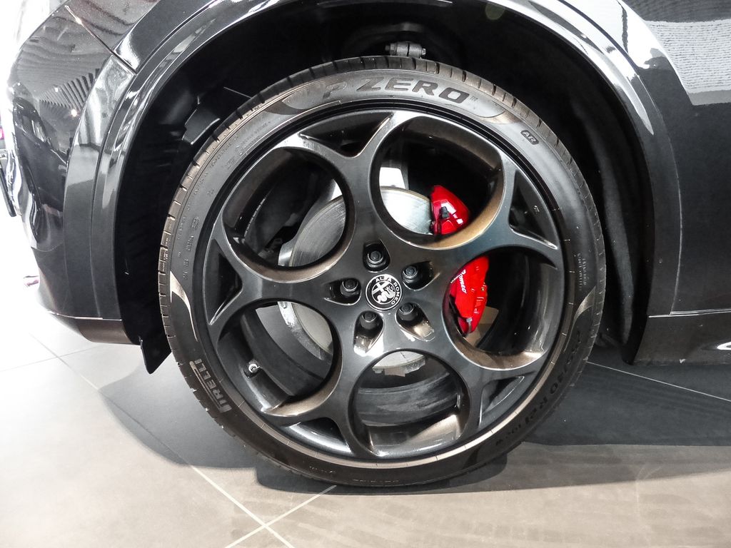 Alfa Romeo Stelvio 2024