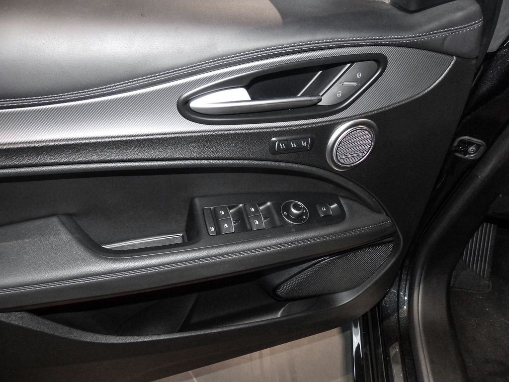 Alfa Romeo Stelvio 2024