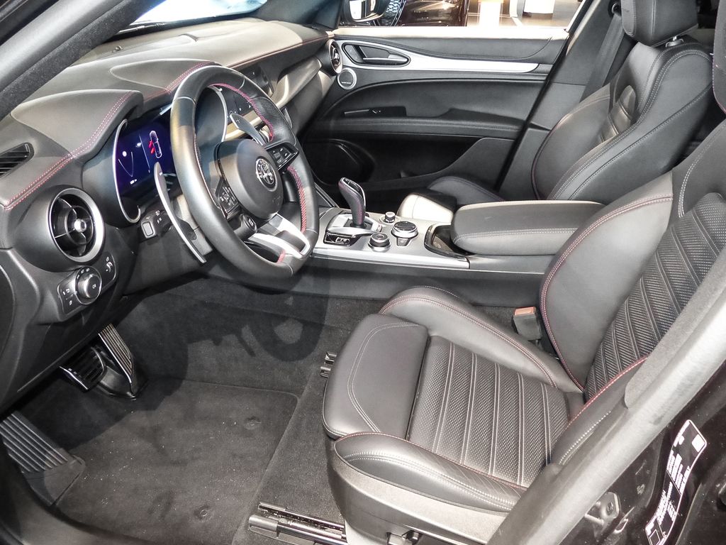 Alfa Romeo Stelvio 2024