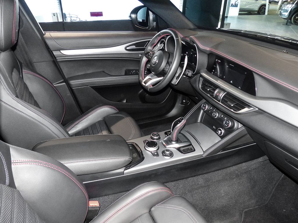 Alfa Romeo Stelvio 2024