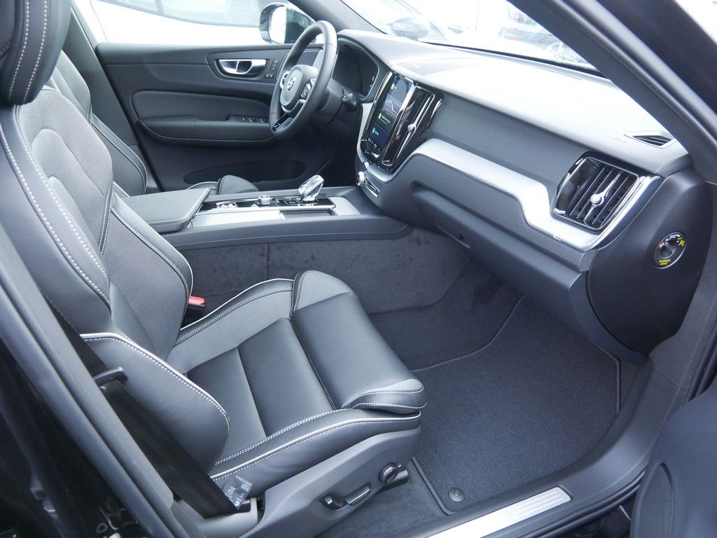 Volvo XC60 2025
