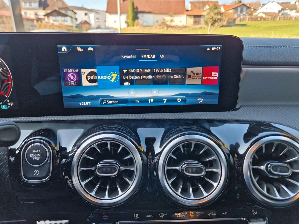 Mercedes-Benz CLA 200 2025