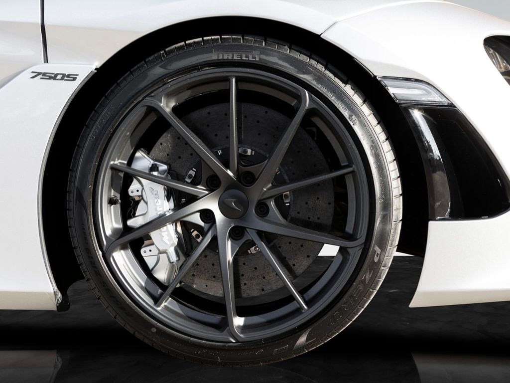 McLaren 750S 2025